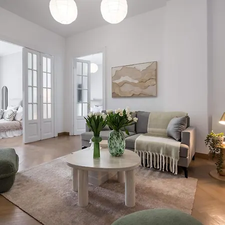 Stunning 3Br - Balcony Overlooking Calea Victoriei Bucharest Exterior photo