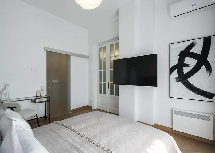 Stunning 3Br - Balcony Overlooking Calea Victoriei