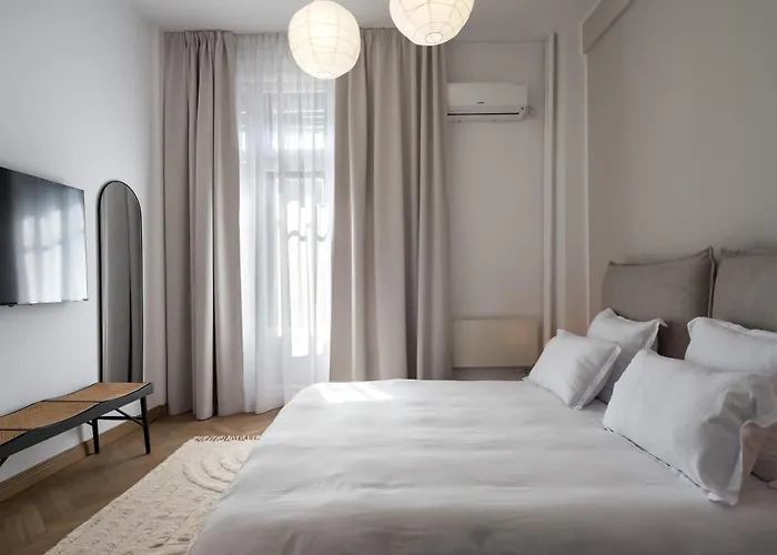 Stunning 3Br - Balcony Overlooking Calea Victoriei