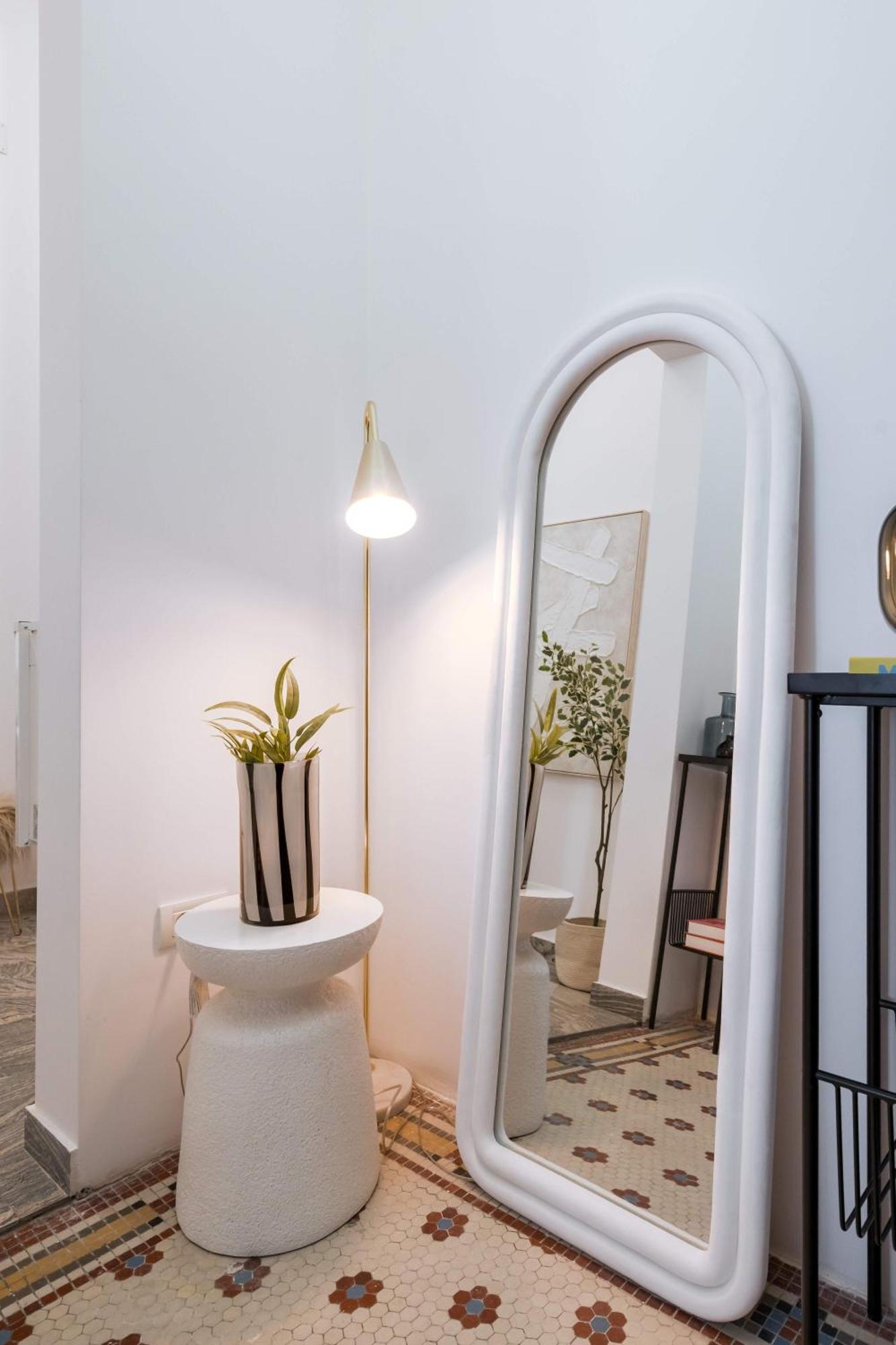 Appartamento Stunning 3br - Balcony Overlooking Calea Victoriei Bucarest
