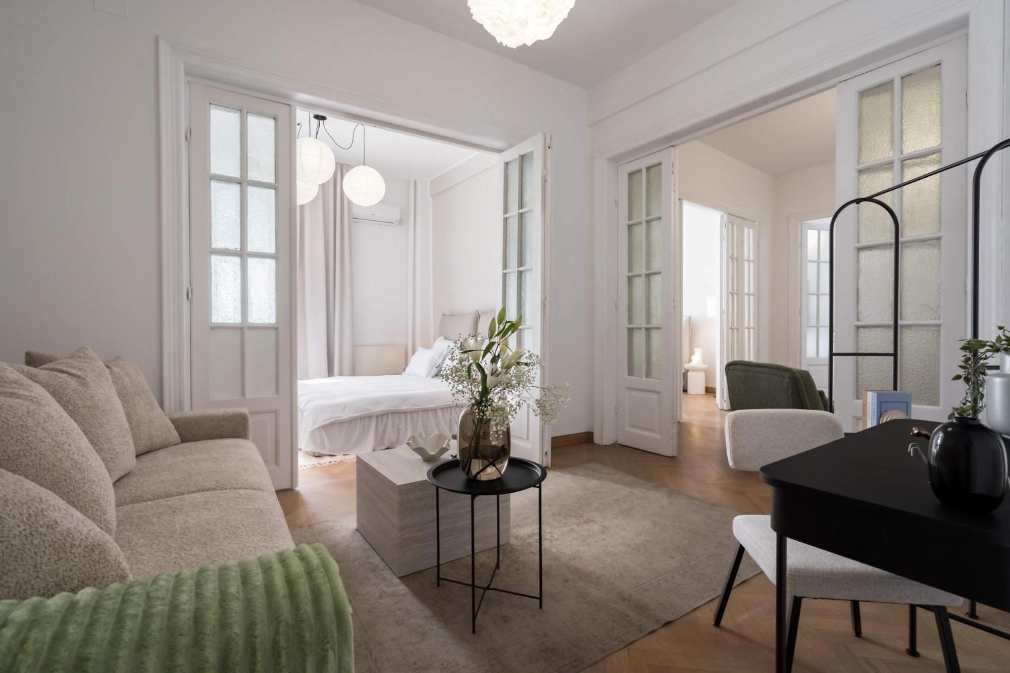 Stunning 3br - Balcony Overlooking Calea Victoriei Appartamento Bucarest
